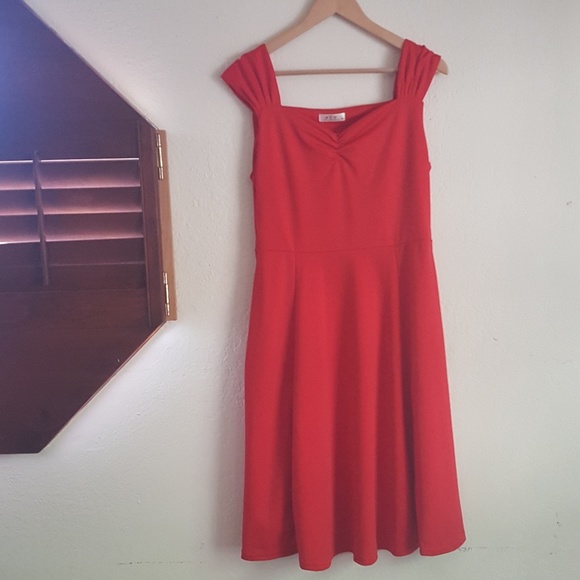 Dresses & Skirts - 3/$30 Fitted Vintage Style Red XL Dress